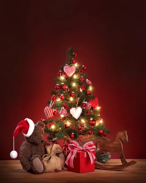 Julgran med nalle — Stockfoto
