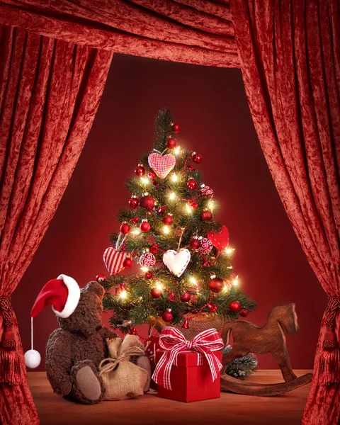 Kerstboom met teddybeer — Stockfoto