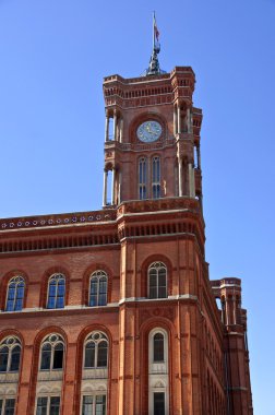 Kırmızı city hall