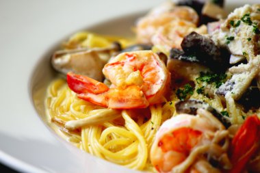 Deniz mahsulleri spagetti