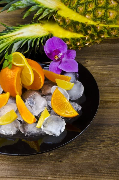 柑橘类水果和冰 — 图库照片