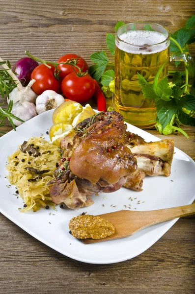 Pork knuckle and beer — Stock Photo, Image