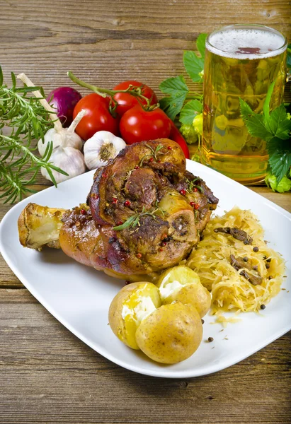 Pork knuckle and beer — Stock Photo, Image