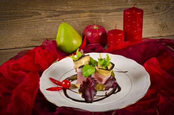 Carni di melanzana con prosciutto crudo di Parma — Foto Stock