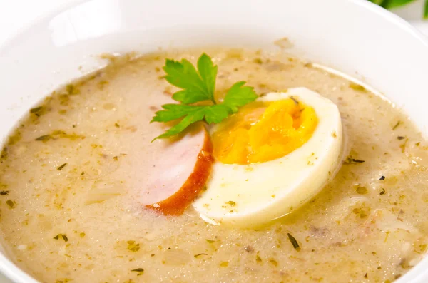 Zurek est une soupe polonaise décente de Pâques — Photo