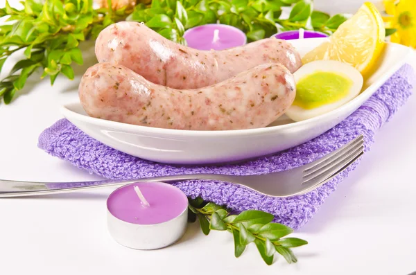 Påsk frukost med polska nötkött korv — Stockfoto