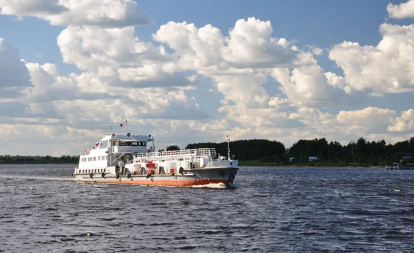 Tanker on the Volga. — Stock Photo, Image