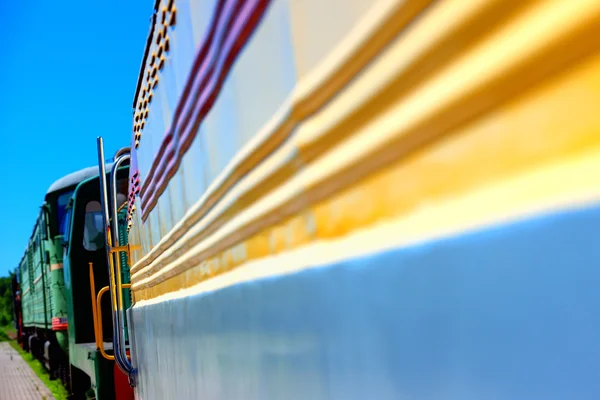 Güneşli bir demiryolu araç — Stok fotoğraf