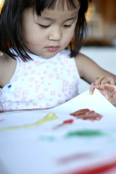 Dítě & malířské práce — Stock fotografie