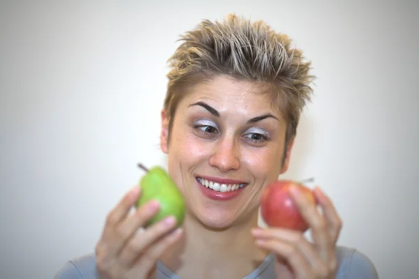 Mujer pera y manzana —  Fotos de Stock