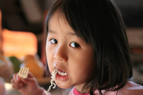 Children eating — Stock Photo, Image