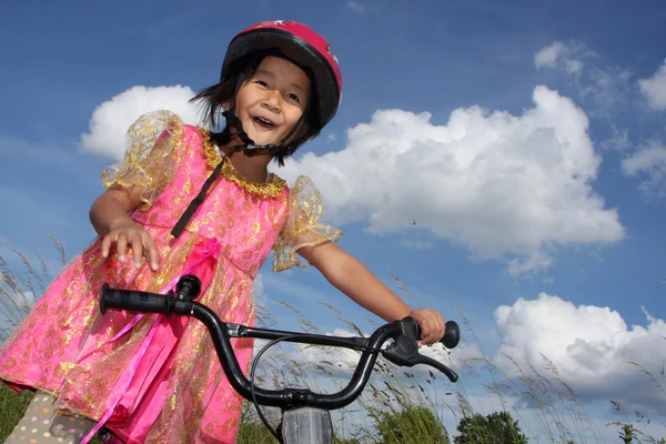 自行车儿童 — 图库照片