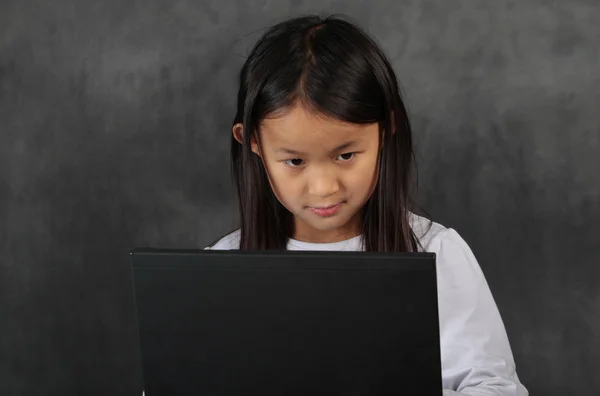 Criança de computador — Fotografia de Stock