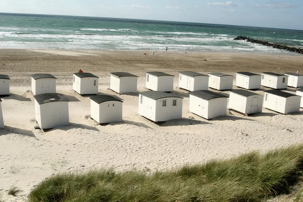 Домик на пляже — стоковое фото