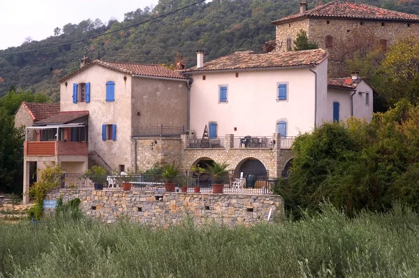 Architecture rurale française dans le département du Gard — Photo