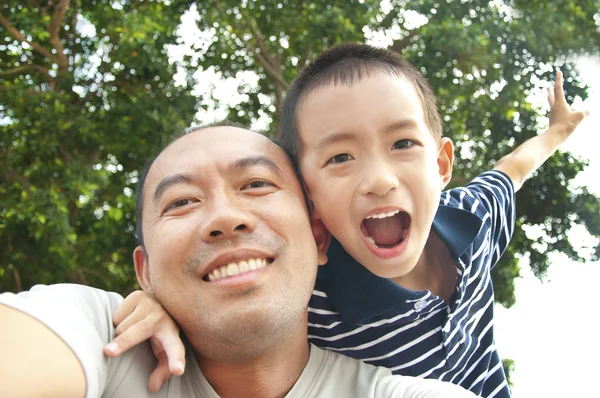Šťastný otec a syn Stock Snímky