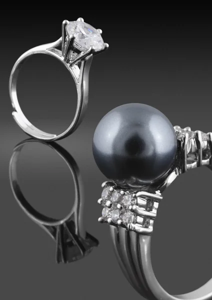 진주 반지와 다이아몬드 — 스톡 사진