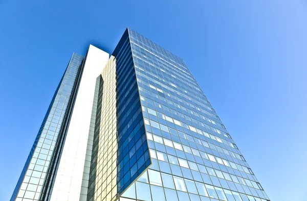 Skleněná fasáda moderní mrakodrap — Stock fotografie
