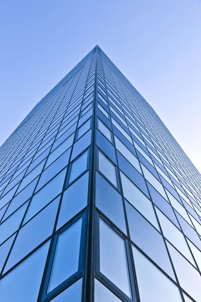 Glass facade of Modern skyscraper — Zdjęcie stockowe