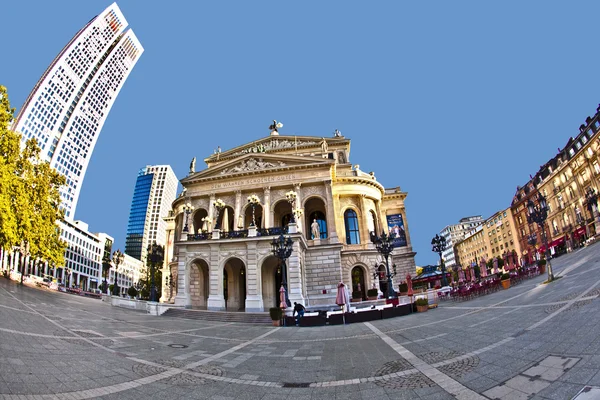 Famoso teatro de la ópera en Frankfurt, el Alte Oper, Alemania — Foto de Stock