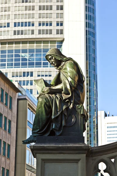 Estatua de Johannes Gutenberg, inventor de la impresión de libros, Frankfu —  Fotos de Stock