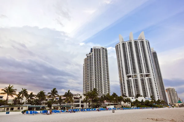Miami beach with skyscrapers — Stock Photo, Image