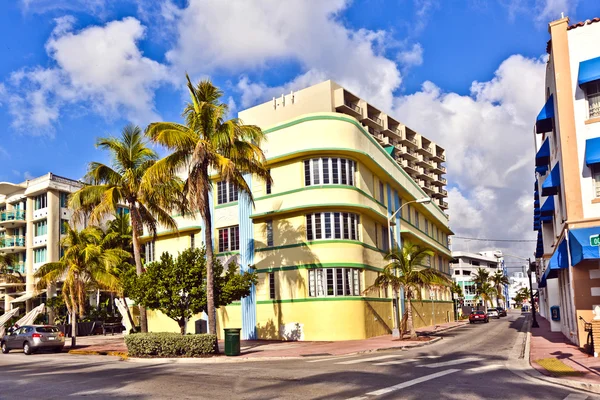 Красивые дома в стиле ар-деко в Южном Майами — стоковое фото