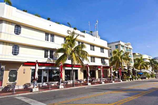 Schöne häuser im art deco-stil im süden miami — Stockfoto