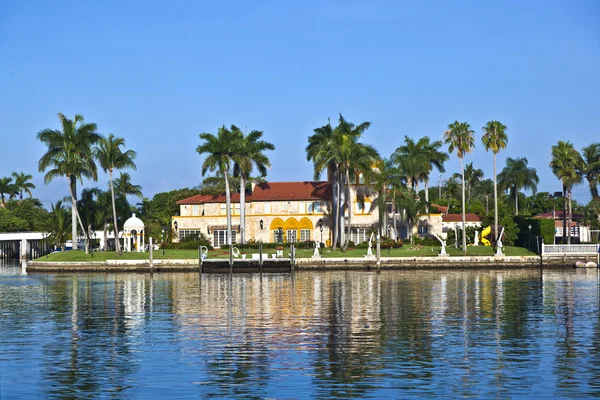 Szép házak Dél-Miami-óceán-hozzáféréssel — Stock Fotó