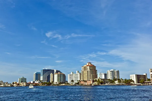 Skyline de Fort Lauderdale a partir do canal — Fotografia de Stock