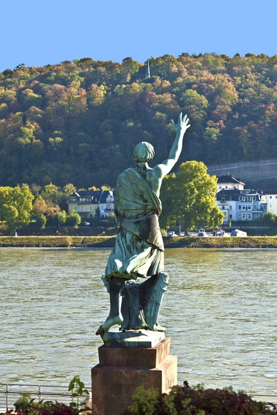 Famosa scultura del sindaco Joseph Goerres a Coblenza sul fiume — Foto Stock