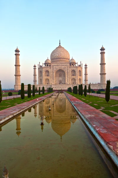 Taj Mahal w Indiach — Zdjęcie stockowe