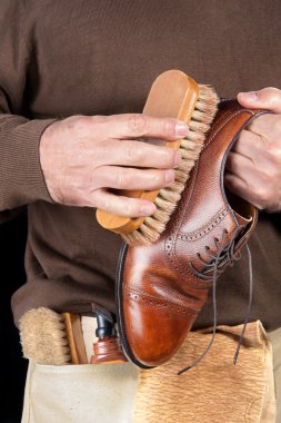 Shoeshiner clipart