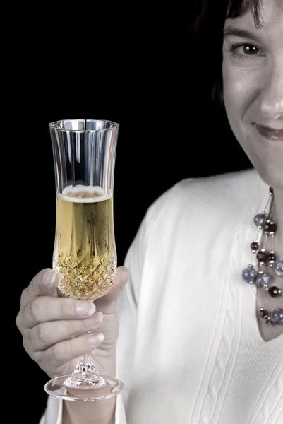 Femme toasting avec champion — Photo