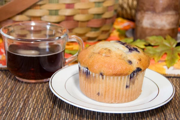 Blueberry muffin and coffee — Stock Photo, Image