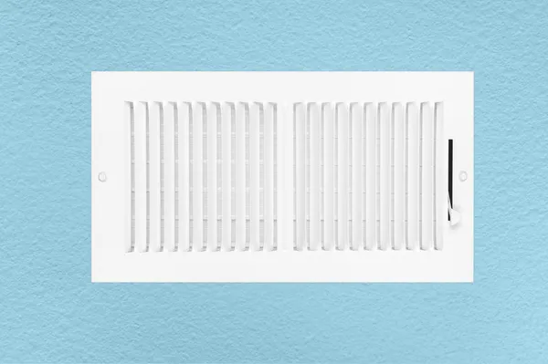 Aire acondicionado y calefacción ventilación en la pared — Foto de Stock