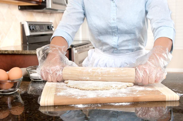 Woman Rolling Dough — Stock Photo, Image