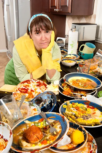 Woman washing dishes — Stock Photo, Image