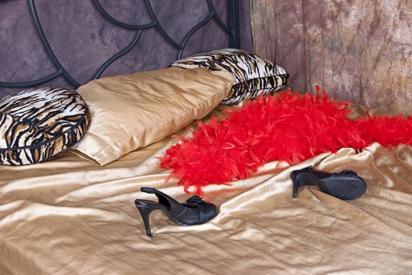 売春宿のベッド — ストック写真