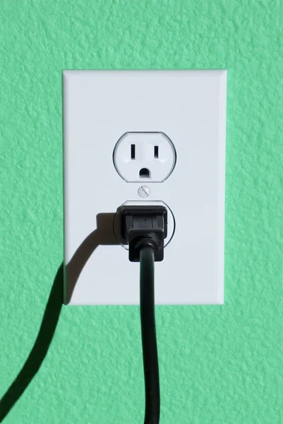 Wall outlet and plug — Stock Photo, Image