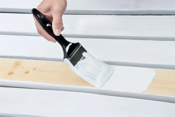 Painting wooden slats — Stock Photo, Image