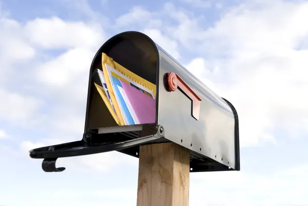 Poštovní schránka a poštovní — Stock fotografie