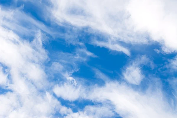Nuvens e céu — Fotografia de Stock