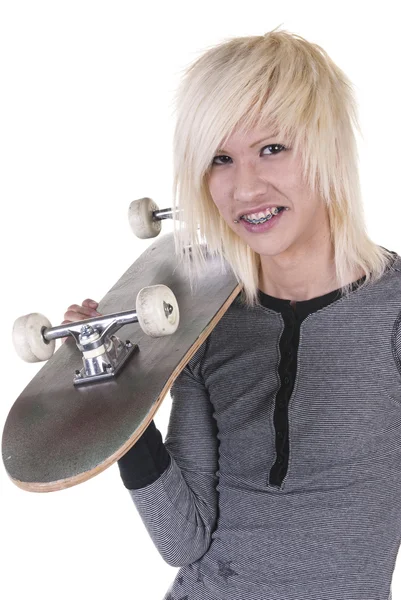 Blond ungdom skateboardåkare — Stockfoto