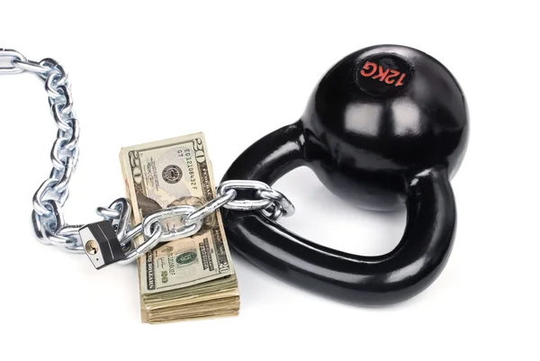 鉄球と鎖を担保現金 — ストック写真
