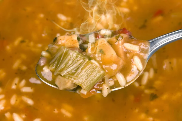 Hete soep met lepel — Stockfoto
