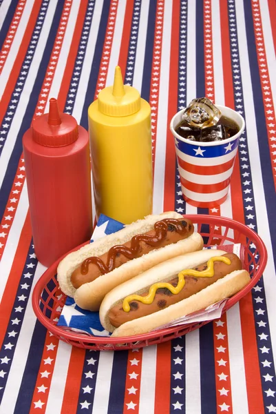 Czwarty lipca hot dogi — Zdjęcie stockowe
