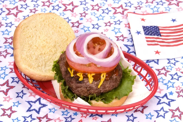 Vierde juli hamburger — Stockfoto