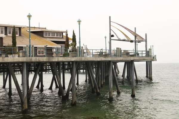 Pier and restaurant — Stock Photo, Image