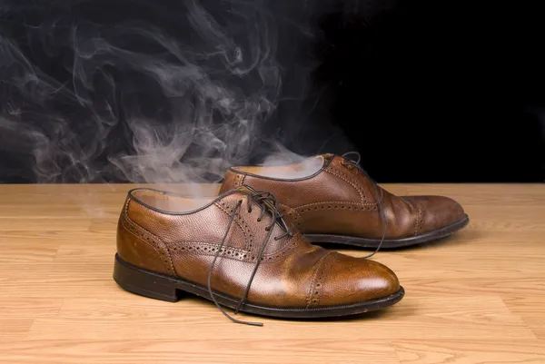 吸烟装鞋 — 图库照片